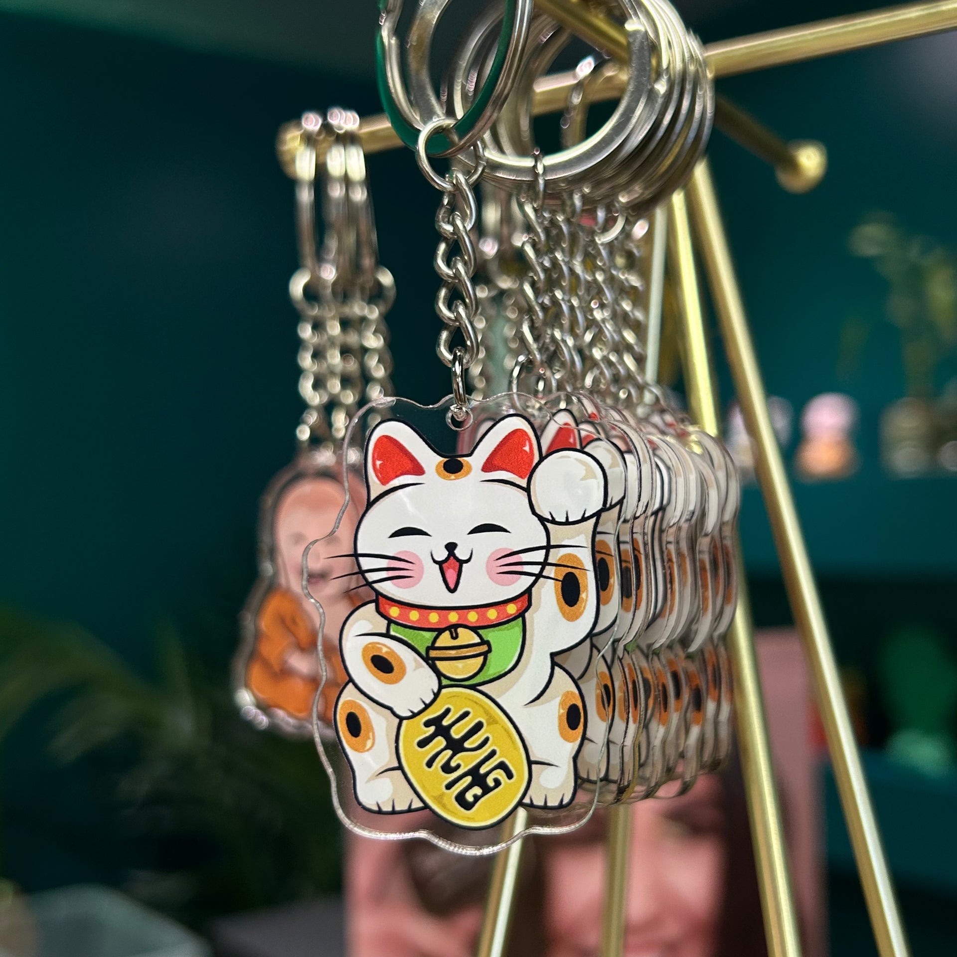 MANEKI KEYCHAIN